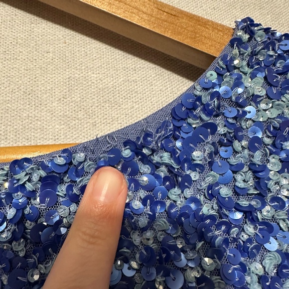 NWT Theia Three-Quarter Sleeve Sequin Sheath Gown - size 4 - Picture 8 of 9